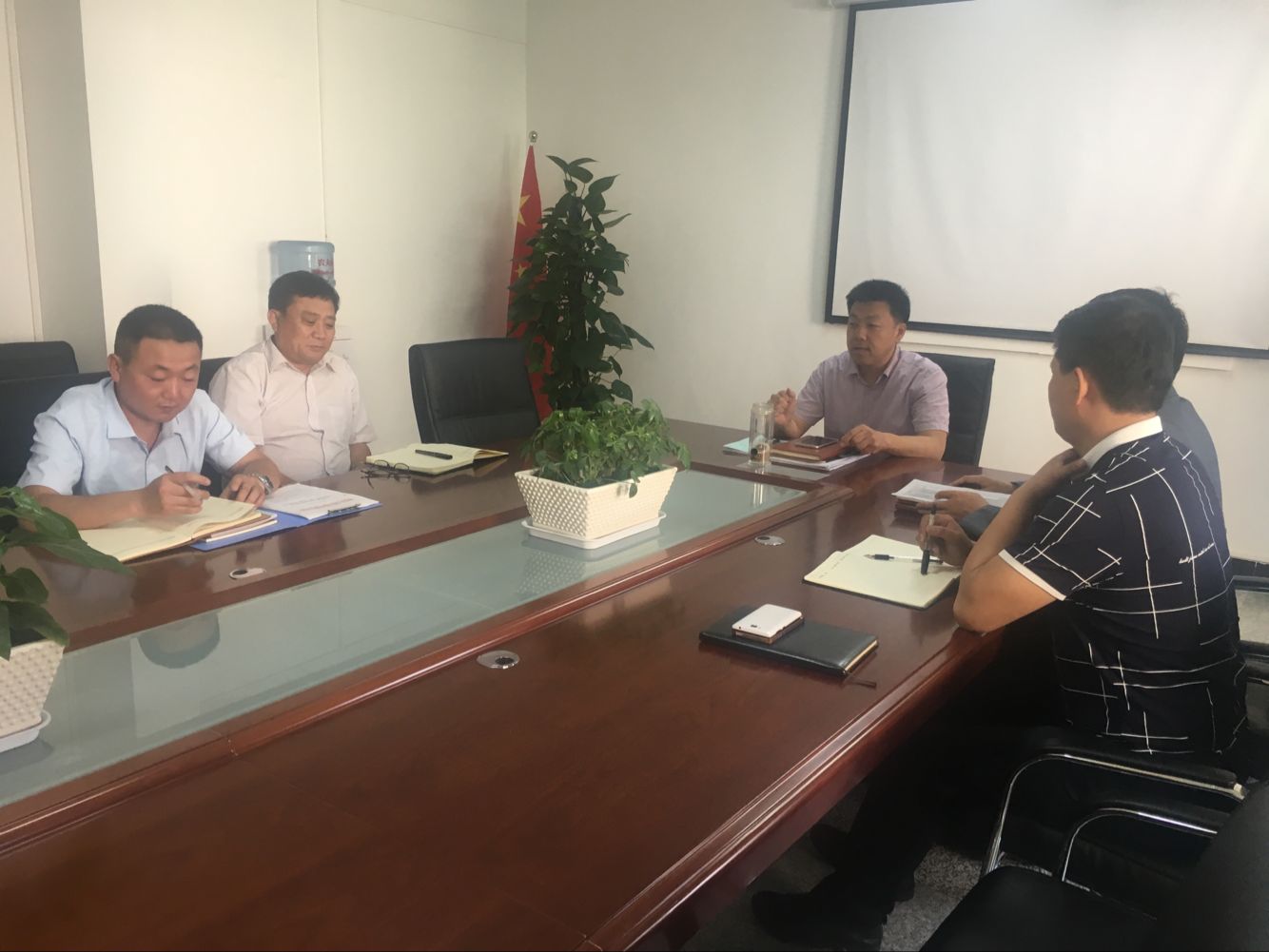7月支部會(huì)圖片.jpg
