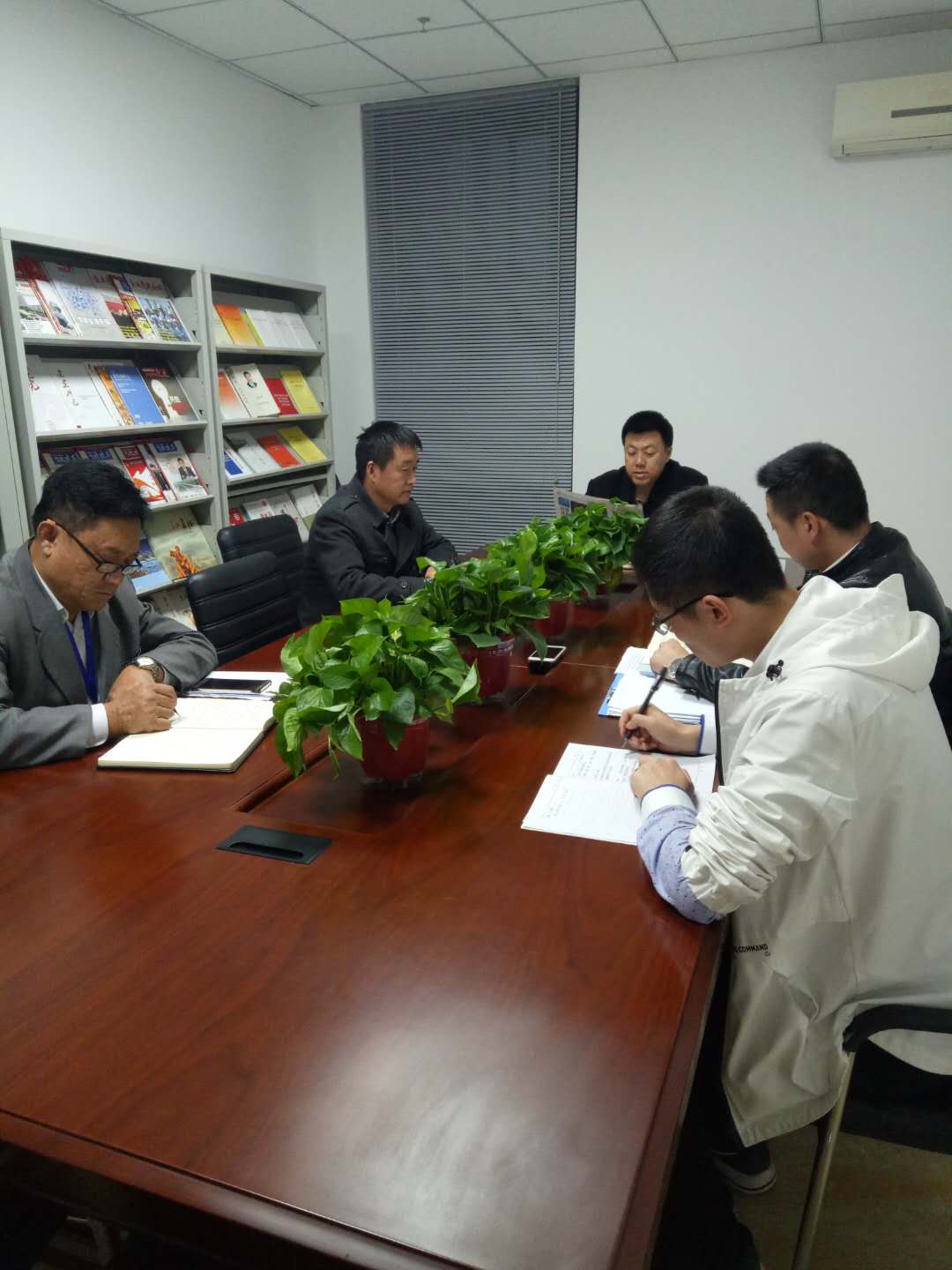 十月份黨支部會議圖片.jpg