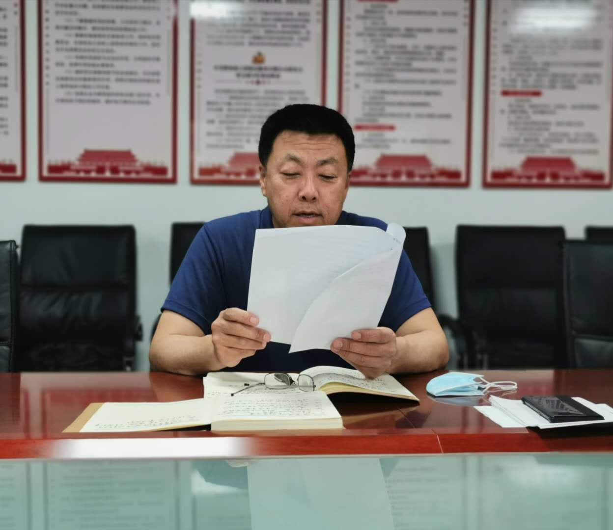 李.jpg 李.jpg